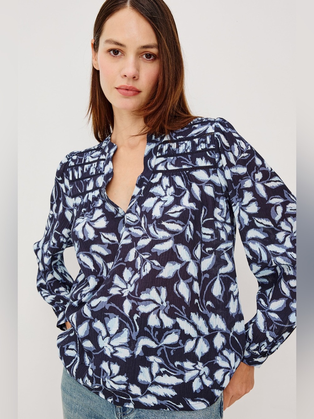 Rails The Asta Blue Floral Print Long Sleeve V-Neck Blouse size medium